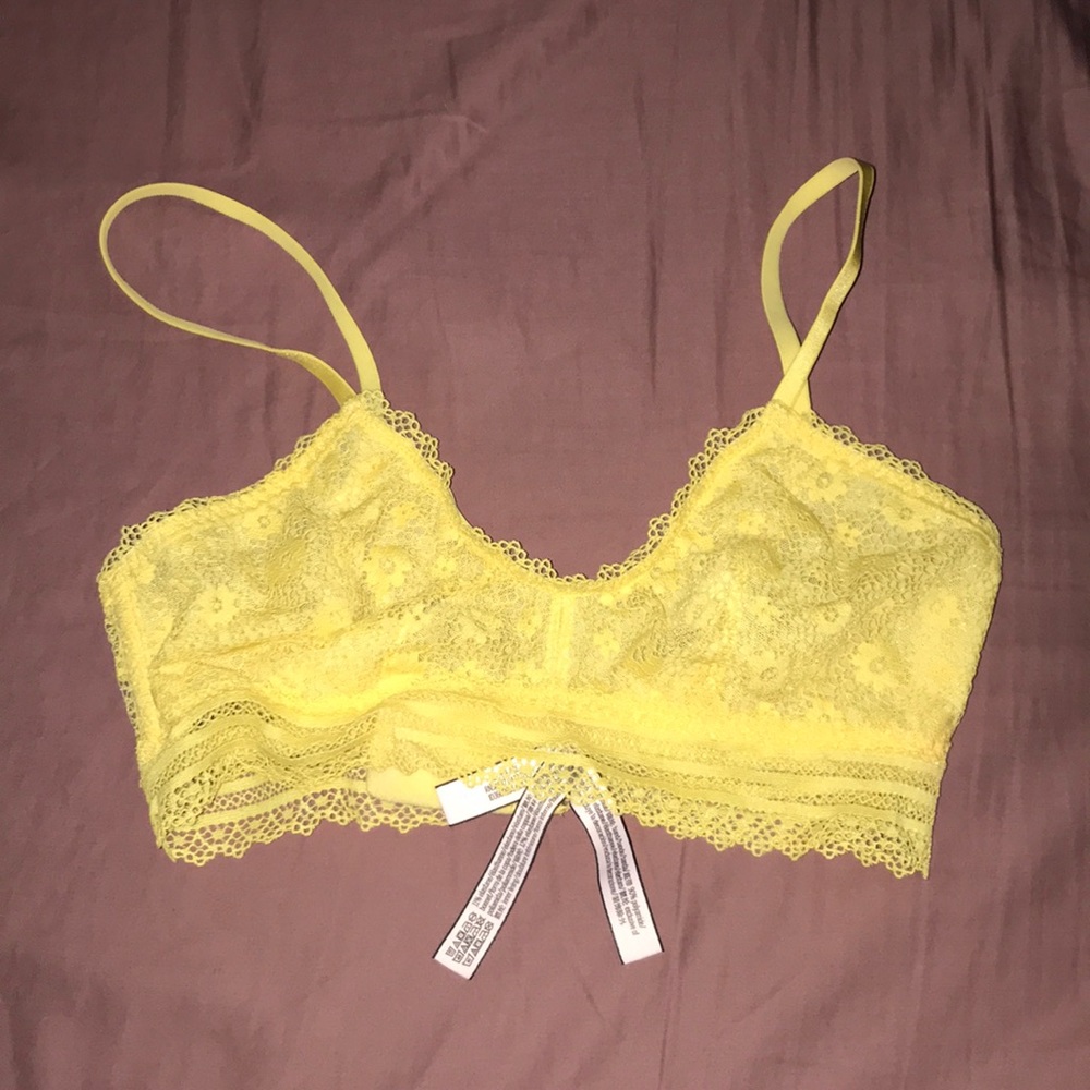 VS. lace bralette
